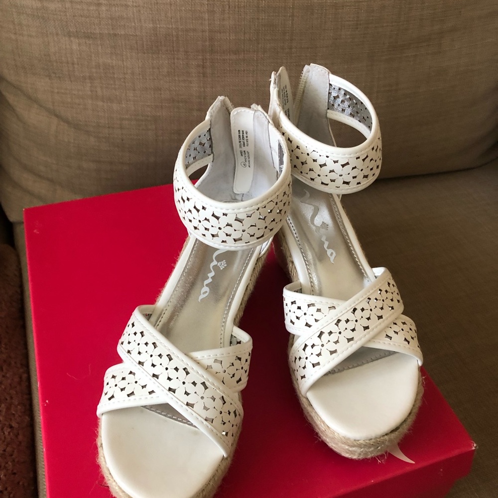 Sandals - Picture 5 of 6